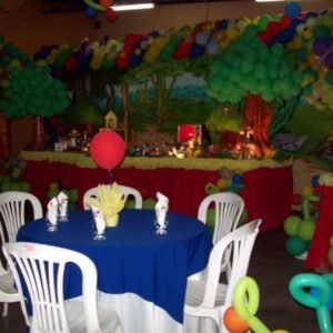 Mesa quadrada ou redonda com toalhas e 6 cadeiras